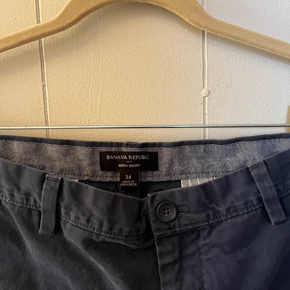 Banana Republic Men’s (34) Aden Shorts - Picture 2 of 3